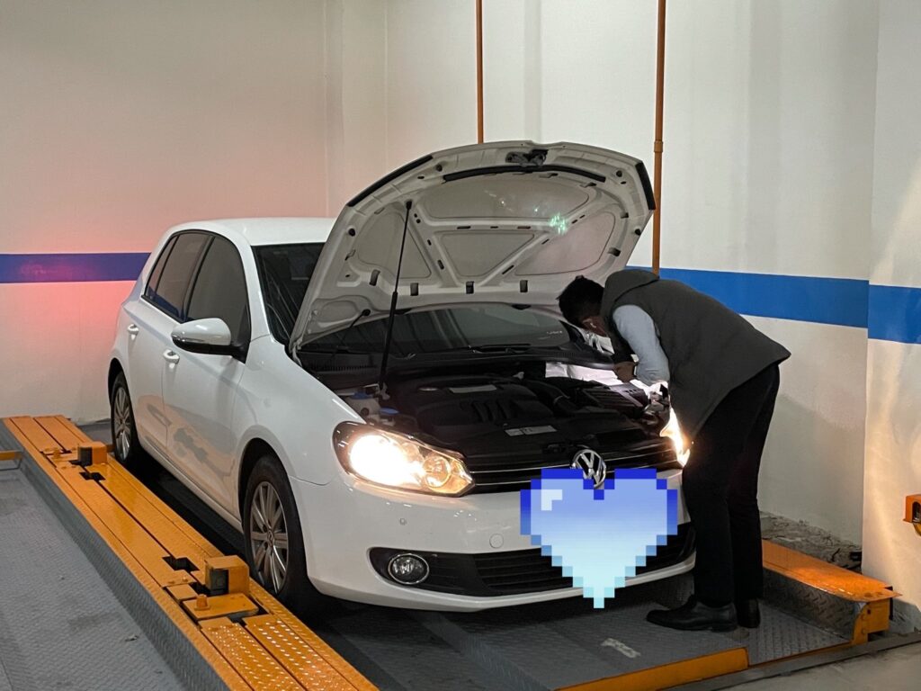 台北吳小姐，2010 Volkswagen GOLF (1)